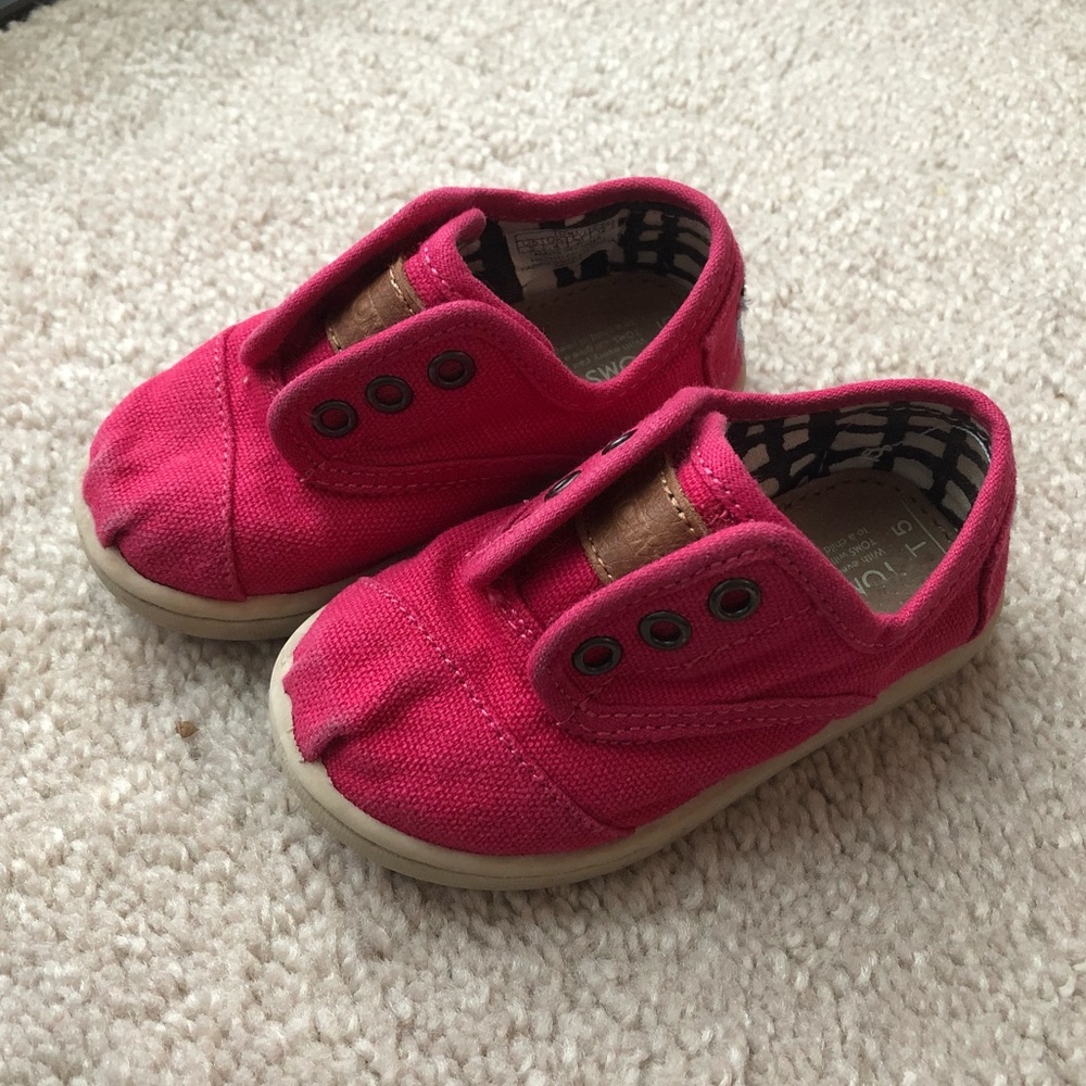 Toddler pink tiny Toms